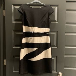 EUC - Alyx Cap Sleeve Work Dress Size 12 w/Patent Belt🖤